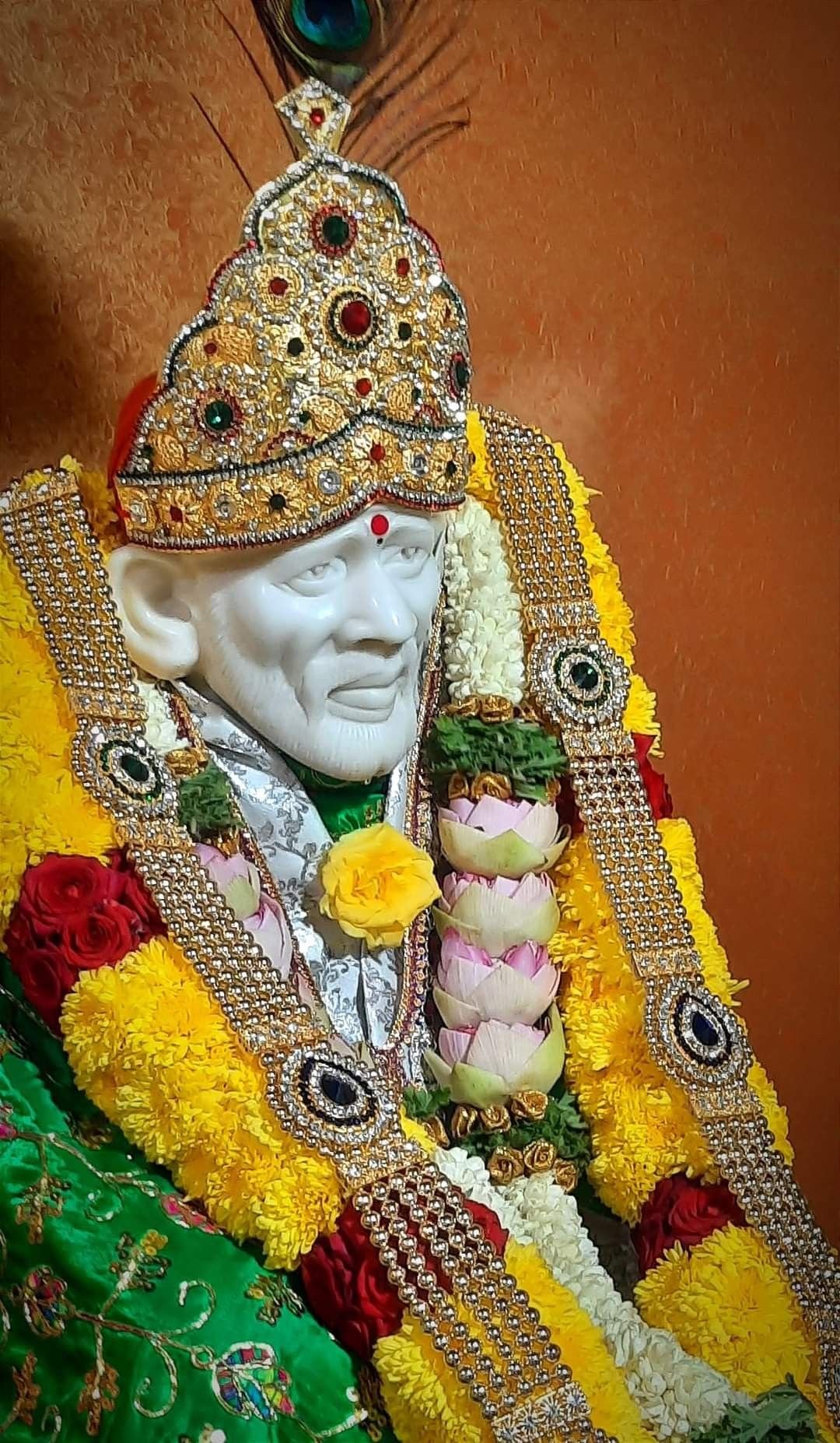 Lord Sai Baba Standing PNG Images HD