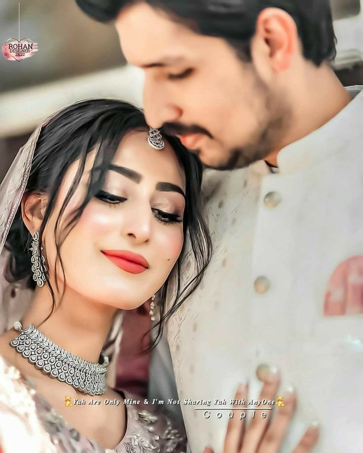 Romantic Couple DP Shayari