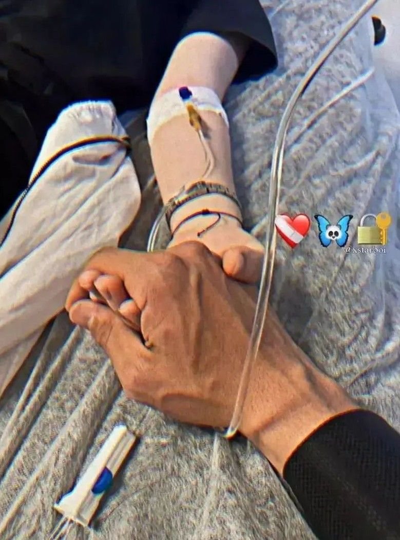 Romantic Couple Hand PIC For DP