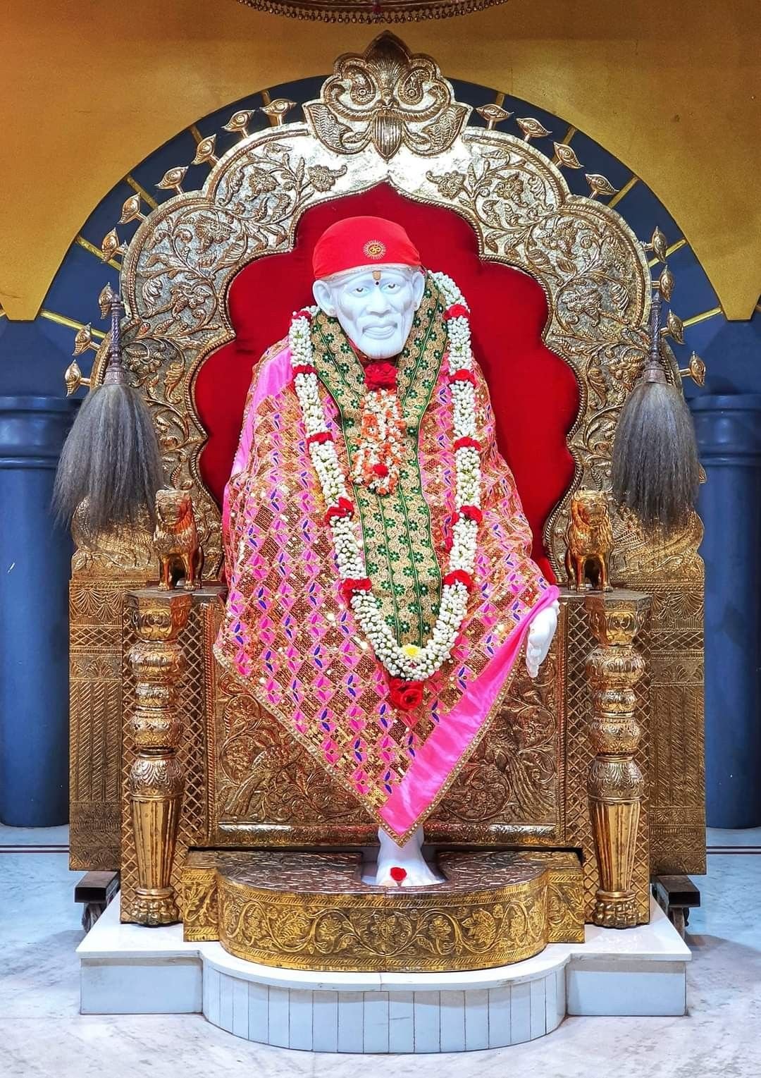 Satya Sai Baba Standing Images In High Resultions